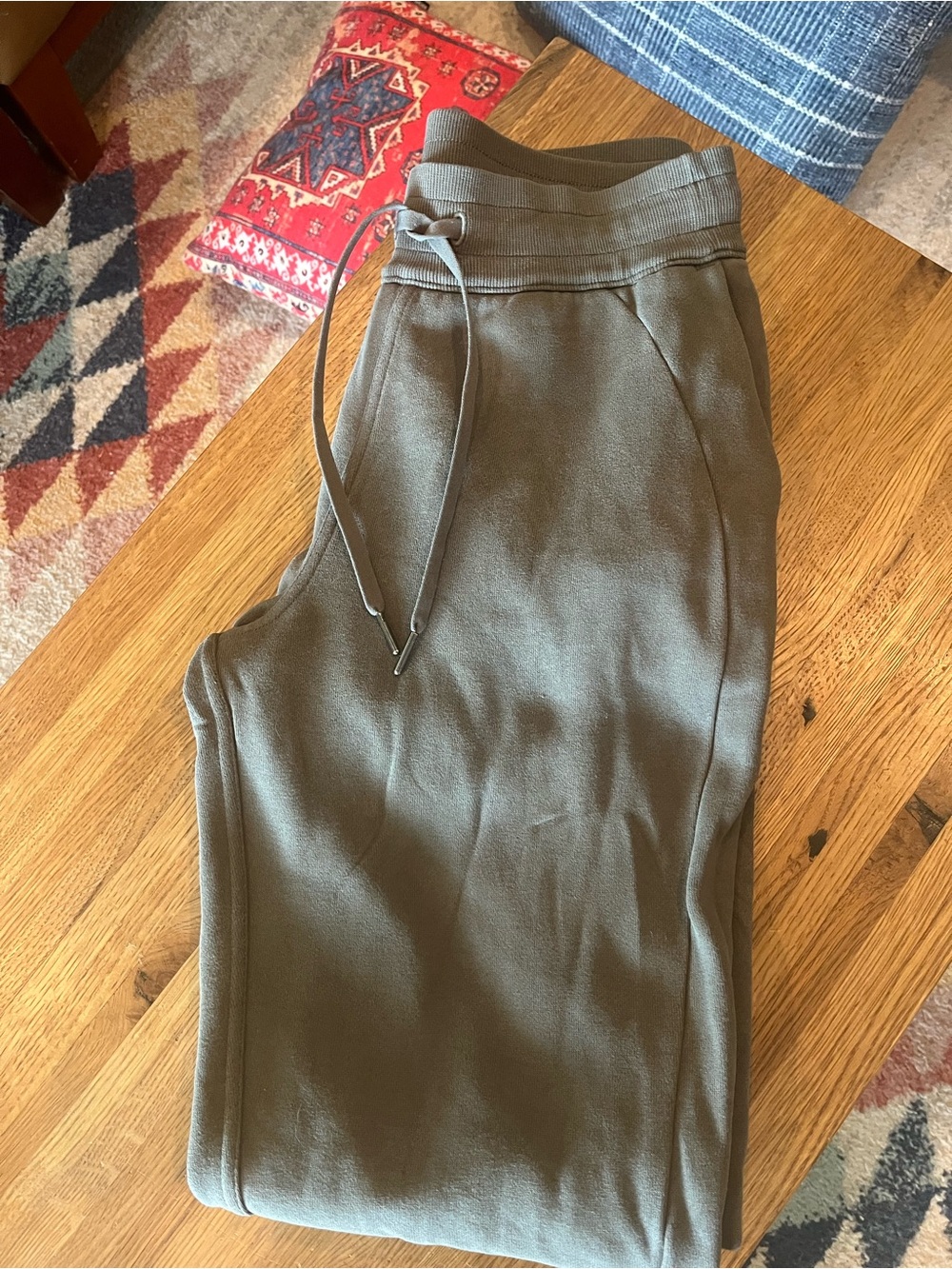 lululemon athletica sage green drawstring sweatpant joggers -size 6